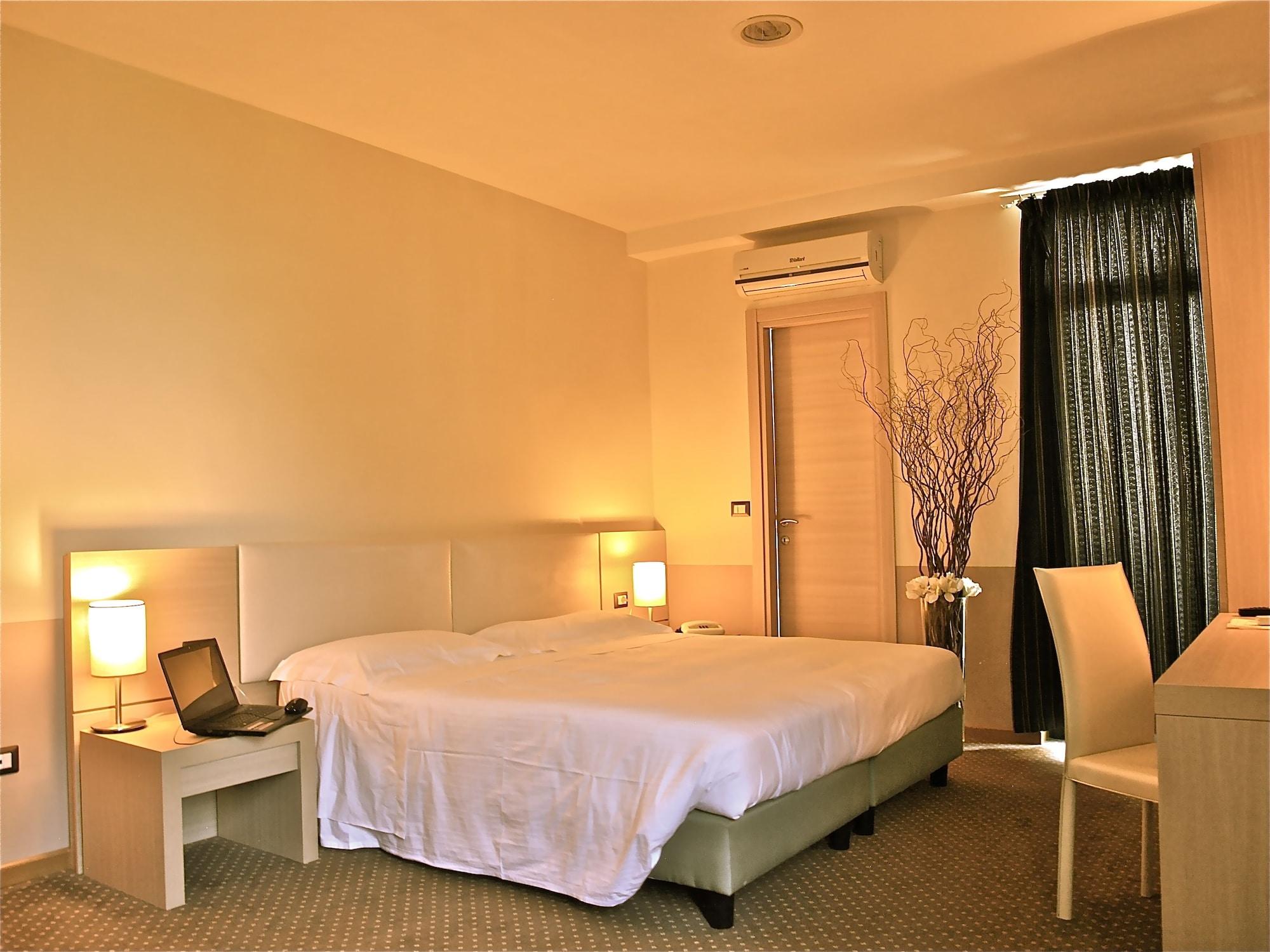 פראסקאטי Domus Park Hotel & Spa מראה חיצוני תמונה